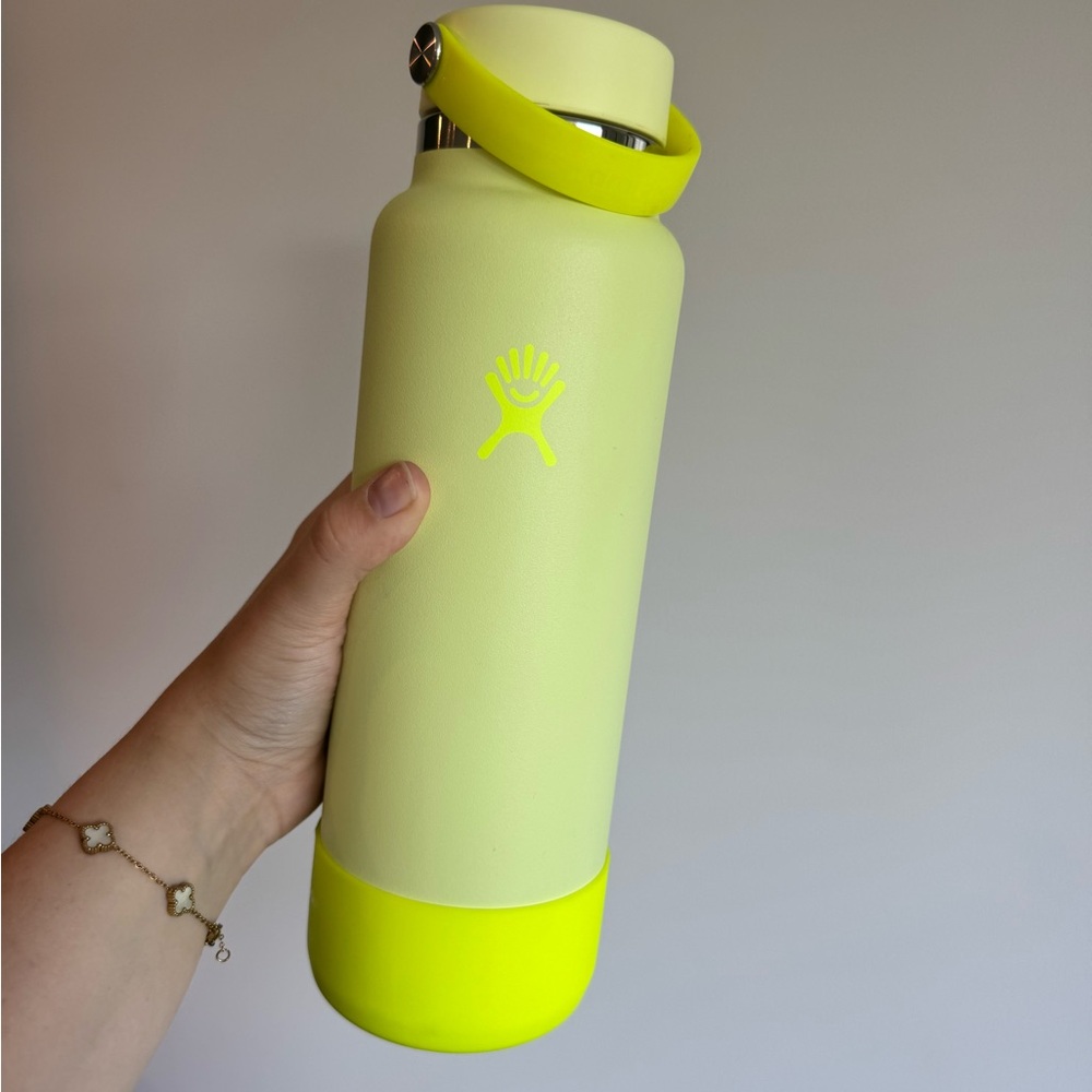 Hydro Flask Neon Yellow and Cream Bottle